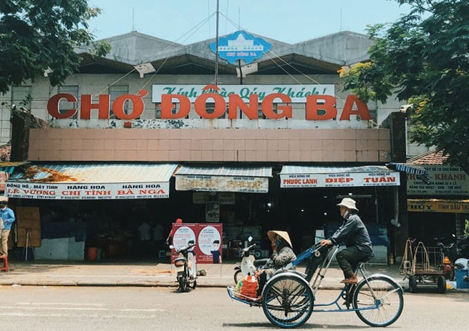 東巴市(shi)場(chang)