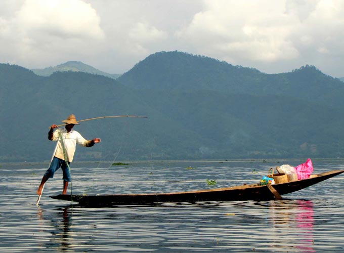 茵萊湖(hú)漁民(mín) 茵萊湖(hú)漁民(mín)