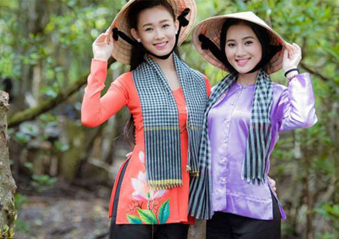 南(nan)部(bu)穿着奧霸芭的(de)女性